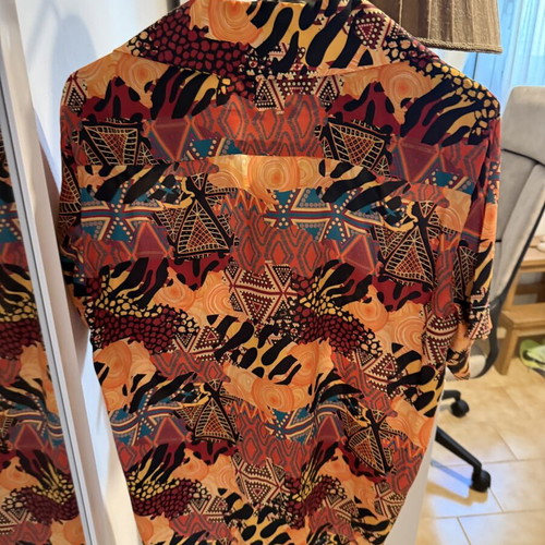 Be A Bee Couture printed shirt S/M like new, ethnic boho style