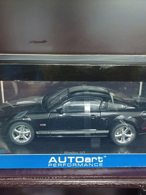 AutoArt Shelby GT 3000 pieces 1:18 scale like new