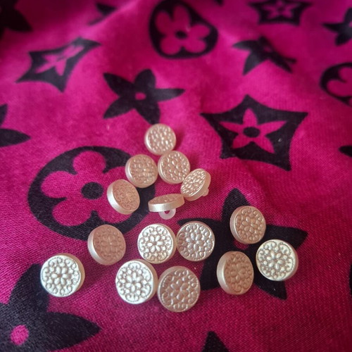 Decorative craft buttons set of 15, like new, 1cm