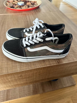 Vans Camo kids sneakers size 36, like new