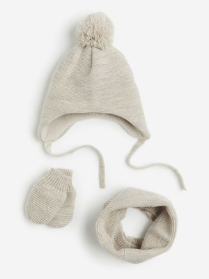Knitted set of 3 pieces new
