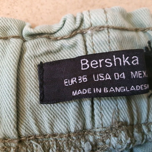 Bershka shorts size S 36 8 green like new