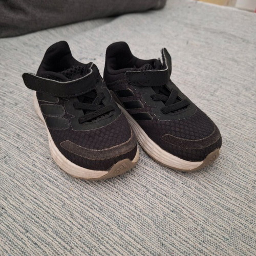 Adidas baby shoes size 21 black like new