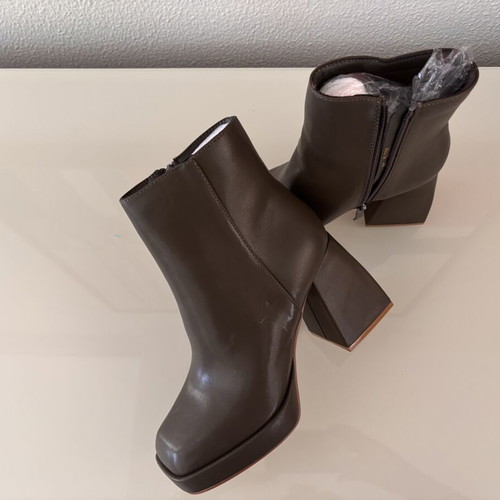 Women's ankle boots new, size 38, olive green with heel