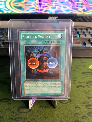 Shield & Sword SD7-EN020 Yu-Gi-Oh! card like new, 1st edition