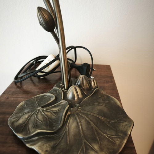 Metal table lamp with two bulb holders