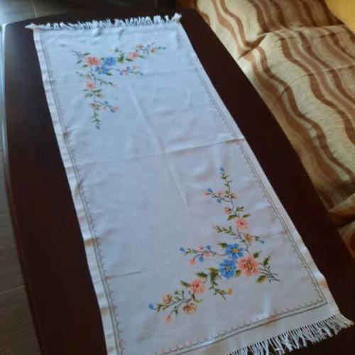 Embroidered table runner like new