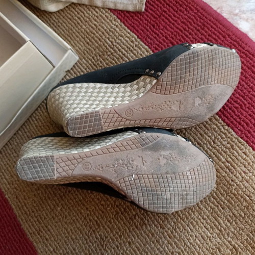 Shoes two pairs new, black platform sandals size 39