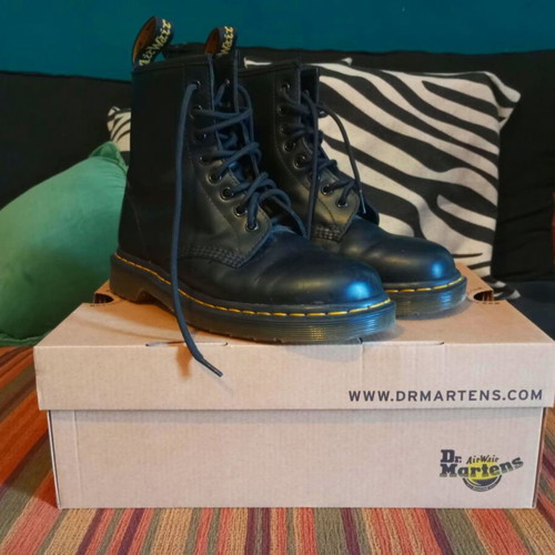 Dr. Martens boots with box, size 39, black