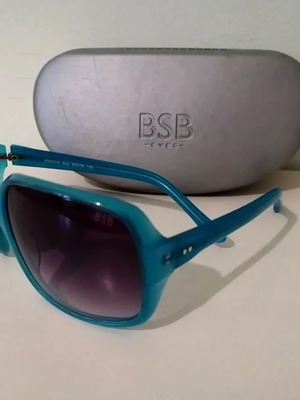 BSB women's sunglasses used with gradient lens and case