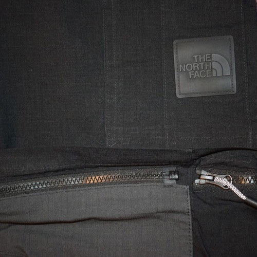 The North Face Anticline Cargo pants 2 in 1 like new, size 32, black