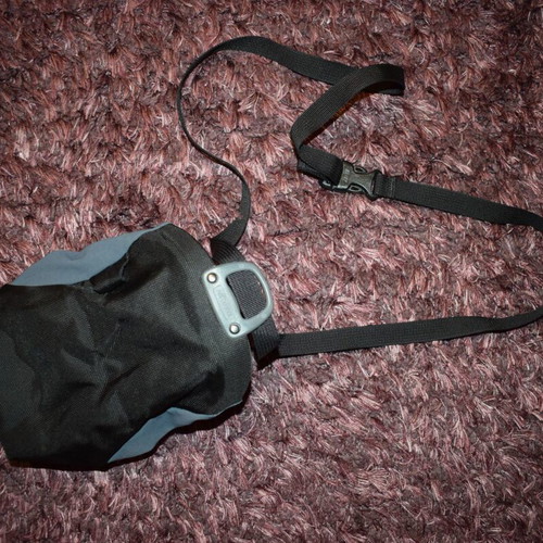 Arc'teryx Chalk Bag like new, black and gray