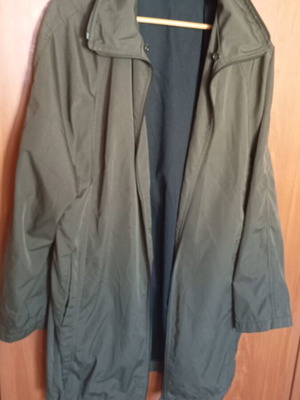 Hilton unisex jacket like new, green without detachable hood