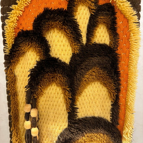 Macrame wall hanging like new, 51 x 35 cm