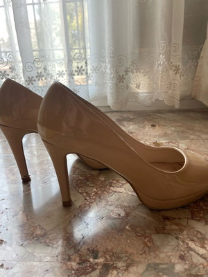 Beige pumps like new, size 38