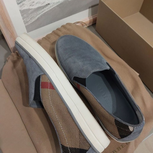 Burberry sneakers stone blue new, suede gray blue