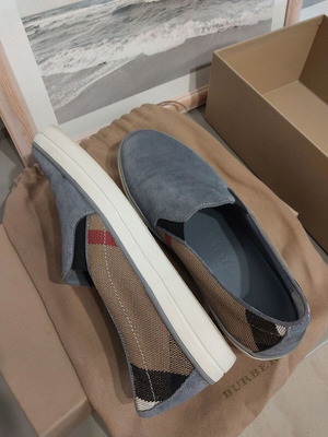 Burberry sneakers stone blue new, suede gray blue