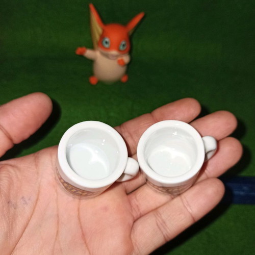 Digimon Patamon figure 1999 and two mini cups used