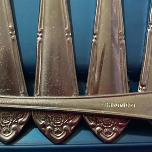 Vintage set of 8 Chromiert dessert forks with rose design like new
