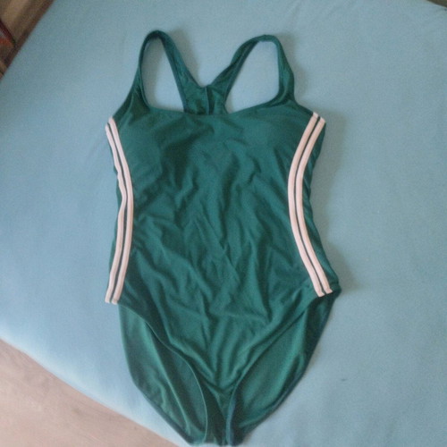 Donna women's one-piece swimsuit like new with crisscross back design