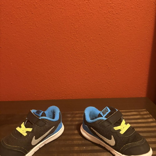 Tommy Hilfiger and Nike kids' sneakers used, sizes 24 and 23.5
