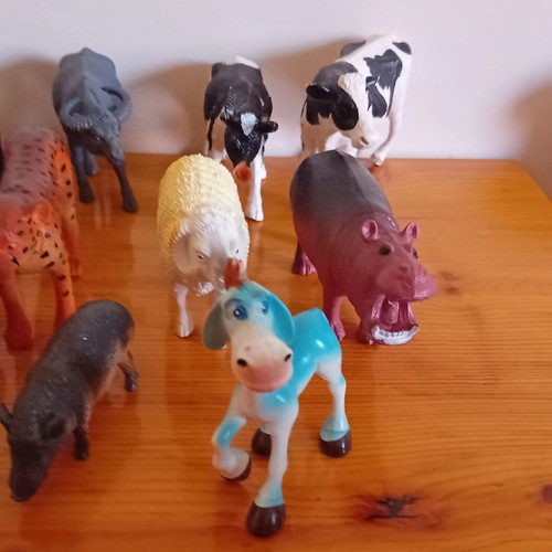 Farm and wild forest animal figures set of 19, like new