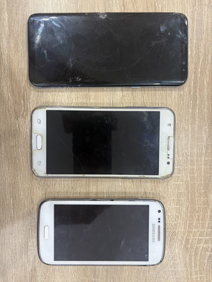 Samsung Galaxy S8+ με σπασμένη οθόνη μαζί με Galaxy J5 και GT-I8260 μεταχειρισμένα πακέτο