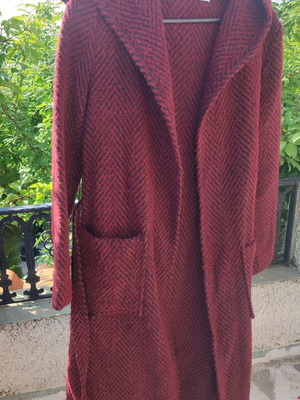 Women's wool coat with hood size S like new, burgundy with black pattern