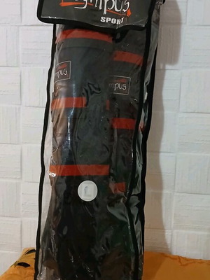 Shin guards with toe cap XL new, size XL