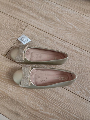 Golden ballerina shoes new, size 35