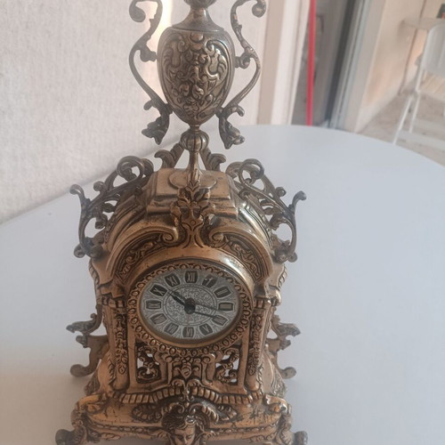 Table clock like new, dimensions 45x25 cm
