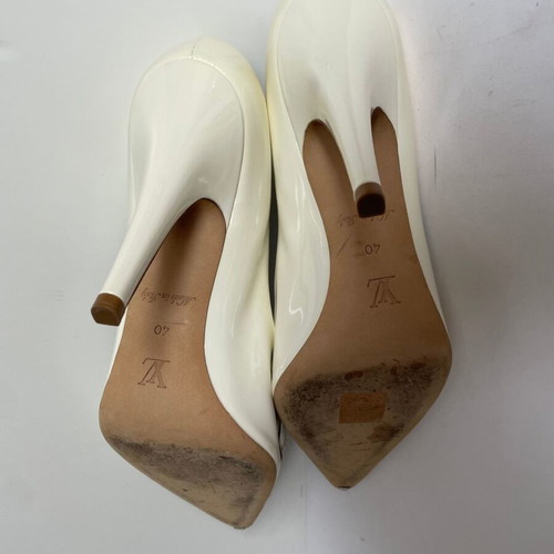 Louis Vuitton leather heels size 40 used, beige