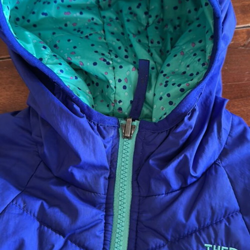 The North Face jacket for girls 7-9 years like new, blue multicolor