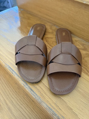 Zara women's flat brown leather sandals size 41 like new