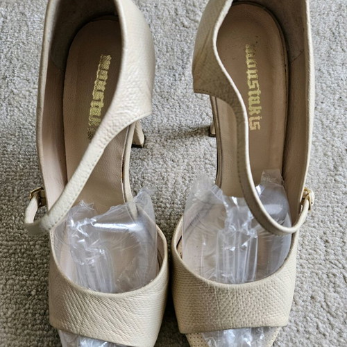 Moustakis pumps used, beige, size 36