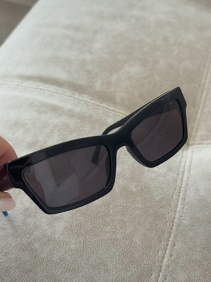 Urban Owl black sunglasses with case, new