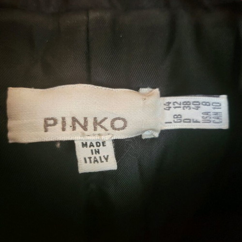 Elegant evening coat by the brand Pinko, made of silk with embroidered buttons, very impressive