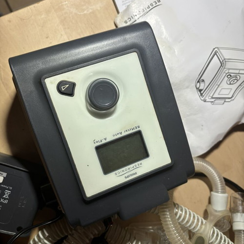 Philips Respironics REMstar Auto A-Flex CPAP like new with mask and tubing