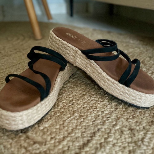 Estil flatforms with straps size 41 like new, black