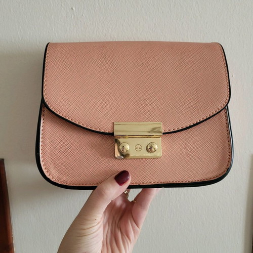 Shoulder bag new in pink-gold color with gold strap
