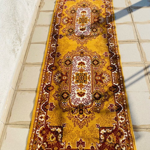 Runner carpet used, 3.25 meters long, 75 cm wide