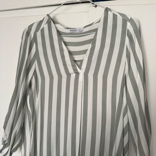 Stradivarius women's shirt used, size XS