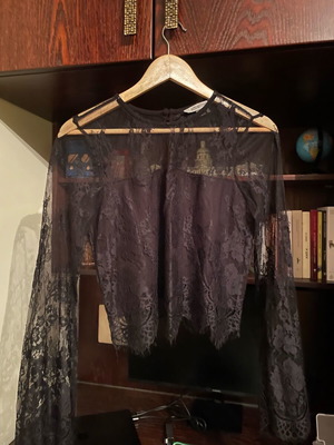 Attrattivo lace black blouse medium size like new