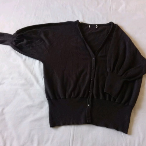 Skondras knitted cardigan used, black, size large with bat sleeve