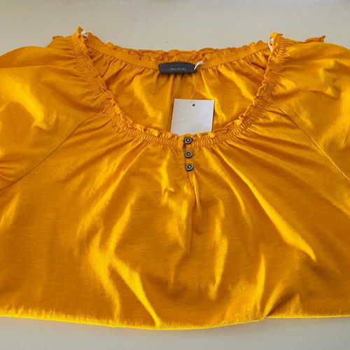 Women's mako t-shirt new, short sleeve, size small, mustard color