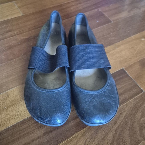 Camper black ballerinas like new, size 39