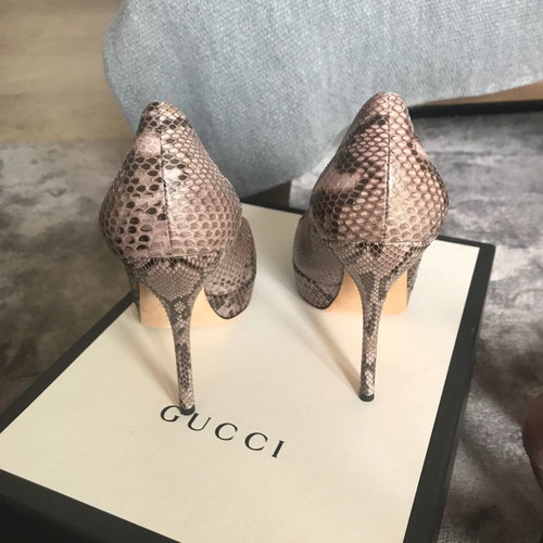 Gucci pumps new, size 36, beige