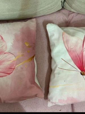 Pillow set 40x40 like new, two pieces