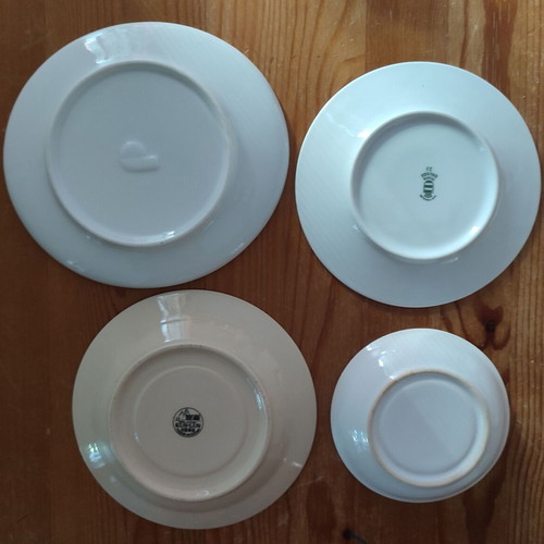 Set of 4 vintage coffee cup saucers