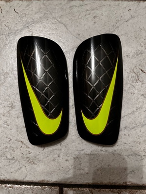 Nike Mercurial Shin Guards new
